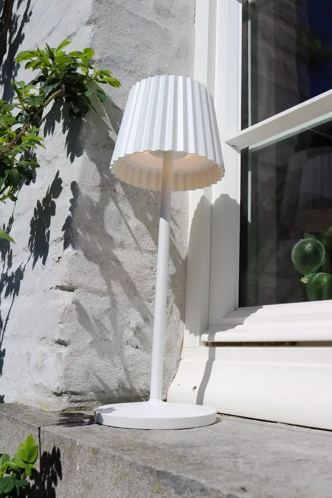 Lucide JUSTINE - Tafellamp Buiten - LED Dimb. - 1x2W 2700K - IP54 - Wit Lucide JUSTINE - Tafellamp Buiten - LED Dimb. - 1x2W 2700K - IP54 - Wit