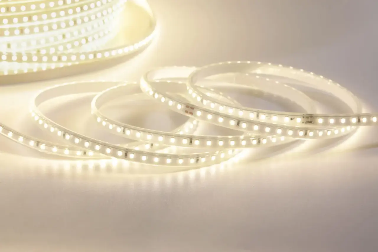 Aigostar LED Lichtslang IP65 V2 - 50 meter - 3000K 830 Warm wit licht - Plug and Play Aigostar LED Lichtslang IP65 V2 - 50 meter - 3000K 830 Warm wit licht - Plug and Play