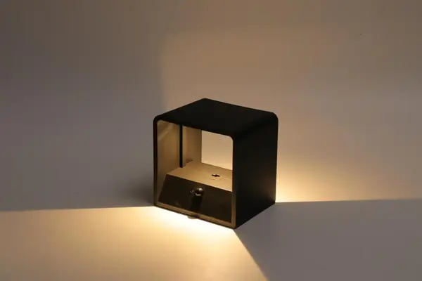 LCB LED Wandlamp oplaadbaar met sensor - 3000K Warm wit licht - 10x10x8cm - Zwart