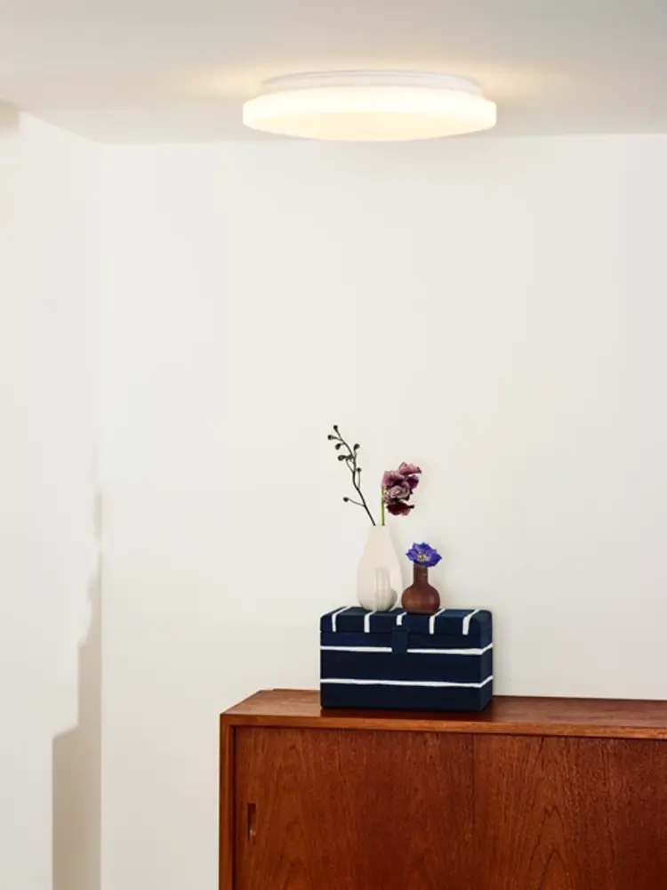 Lucide OP=OP OTIS Plafonnière-Opaal-Ø34-LED-24W-3000K-Kunsts. Lucide OP=OP OTIS Plafonnière-Opaal-Ø34-LED-24W-3000K-Kunsts.