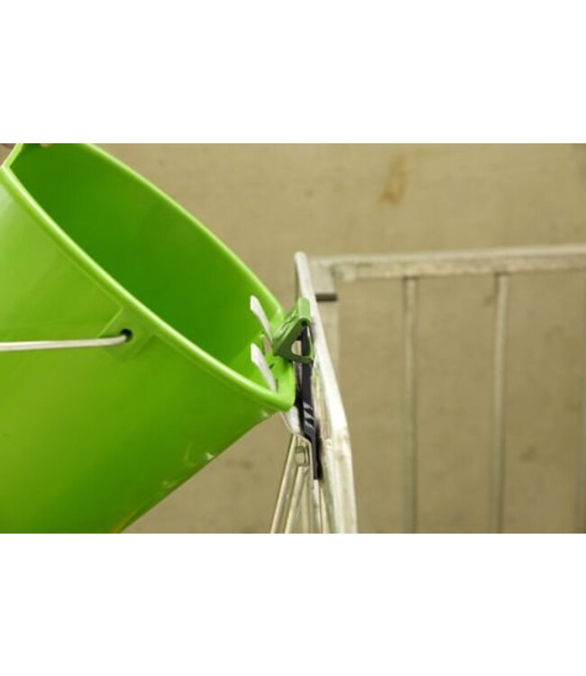 Aufhängeblech für Tränkeeimer