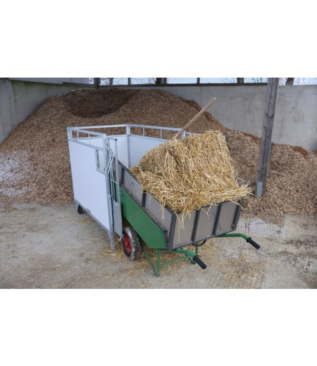 Kälberbox Premium mit schwenkbarem Boden