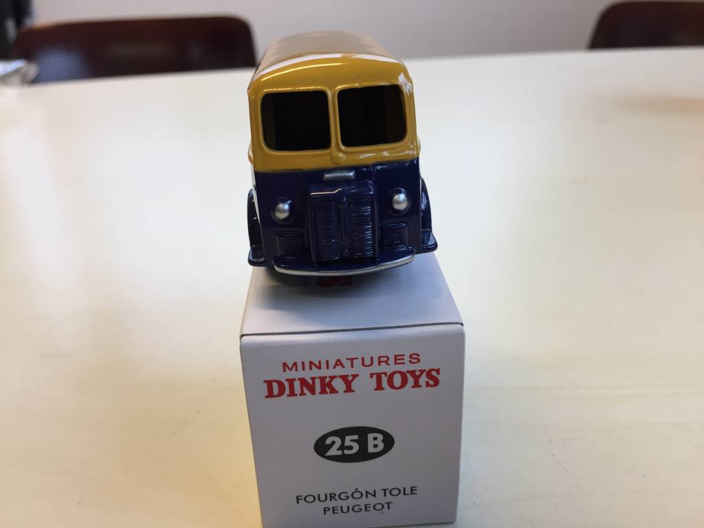 Dinky Toys Miniatuur Peugeot 25B Tole Fourgon