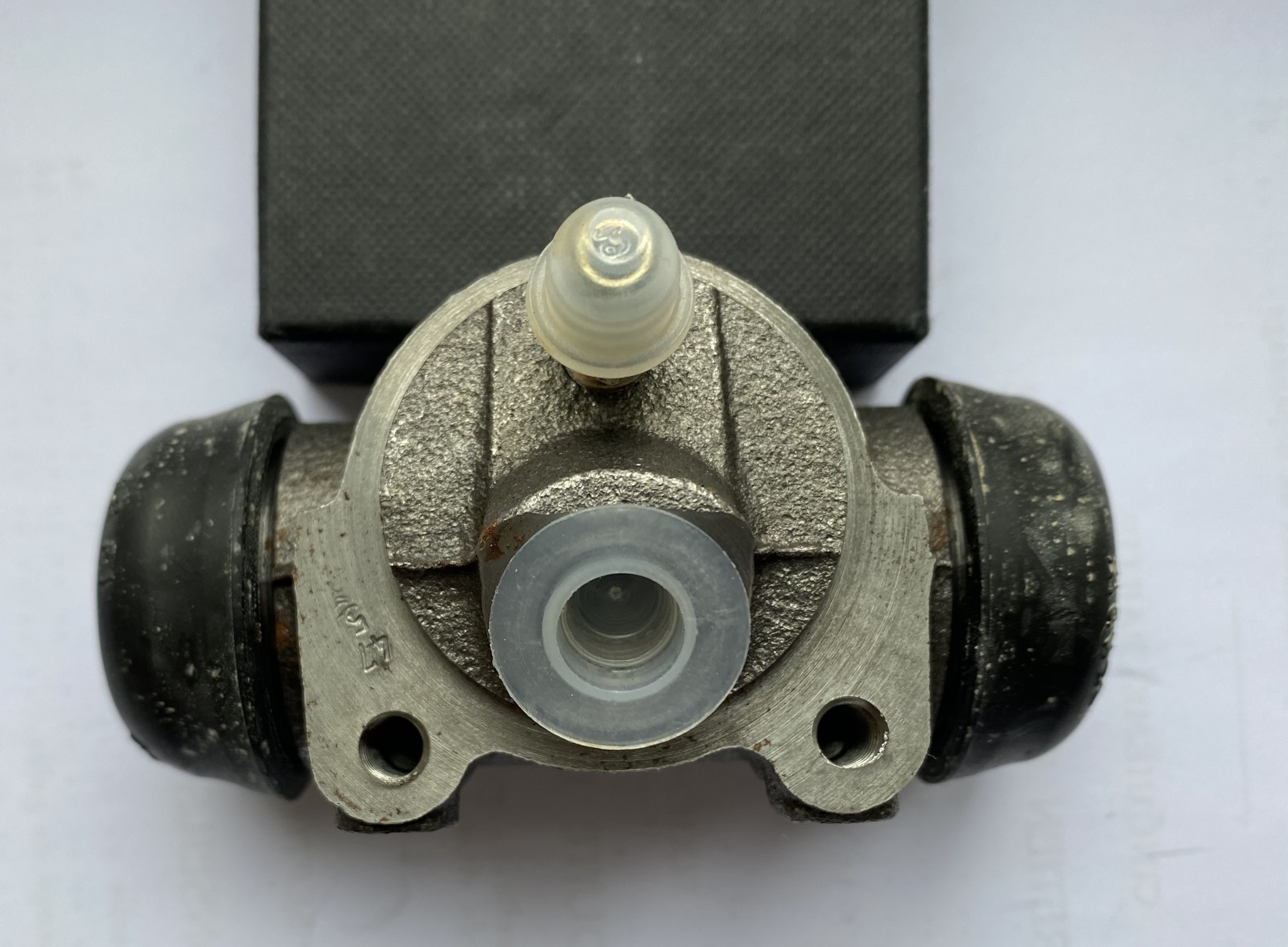 Peugeot 4402-09 Remcylinder achterzijde 403 1"