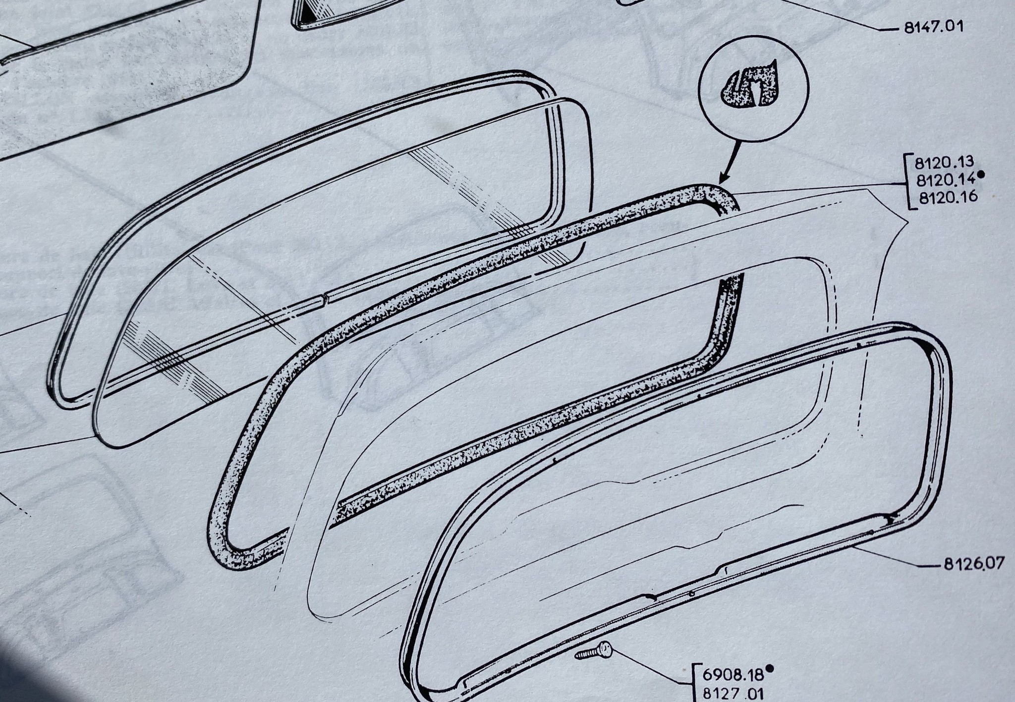 APH 8120-14 Voorraam rubber 203