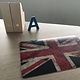 Een bureaulegger met de UK vlag