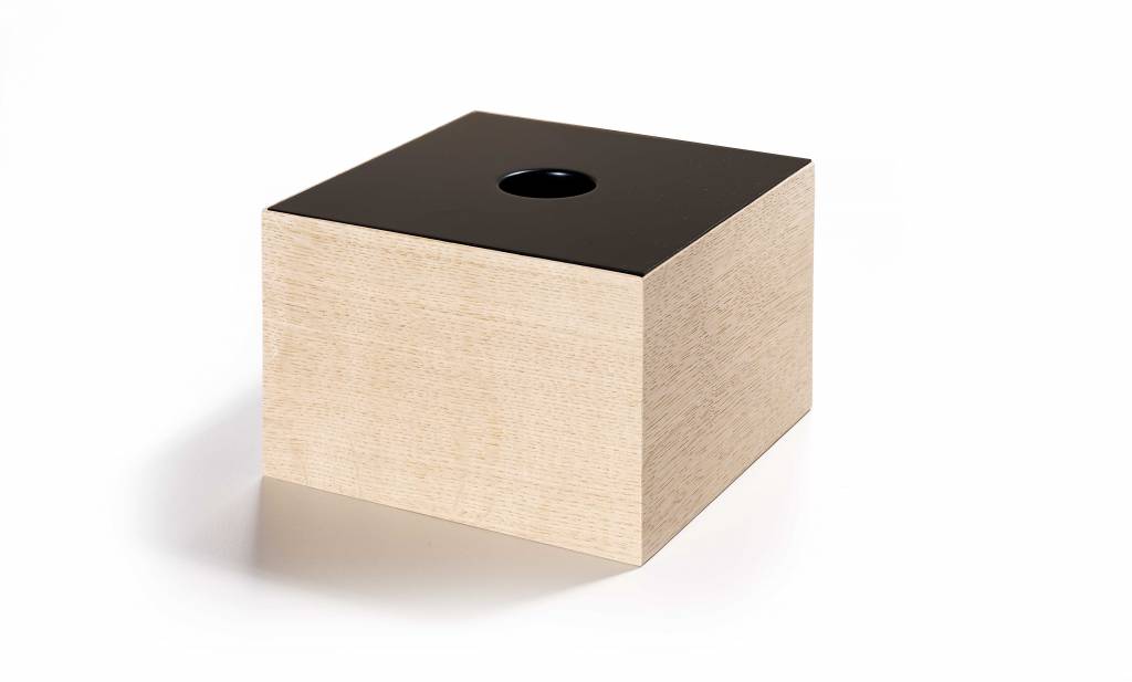 The Oak Men Opbergbox in eik met zwart deksel medium
