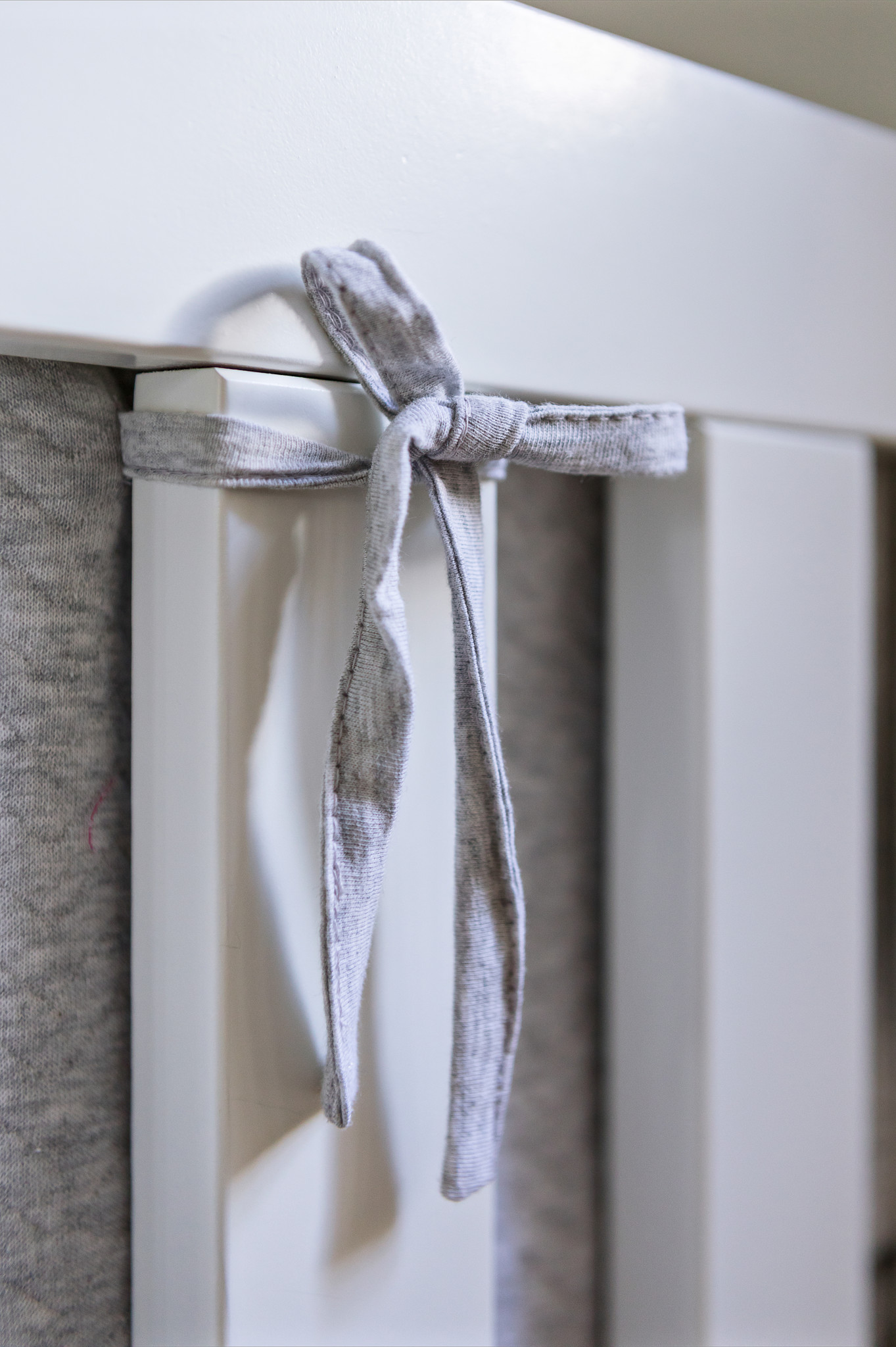 Tour de Lit Chevron Light Grey Melange