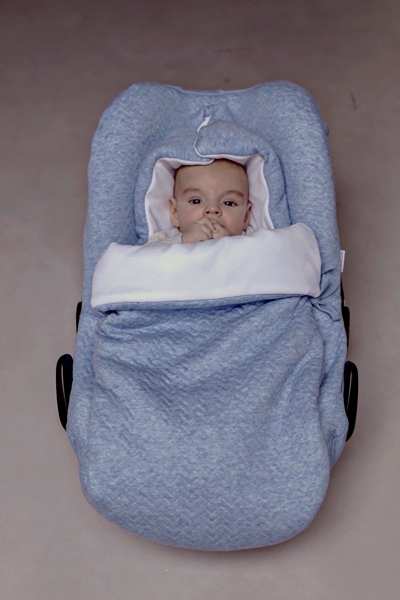 Baby footmuff 5 point belt Chevron Denim Blue