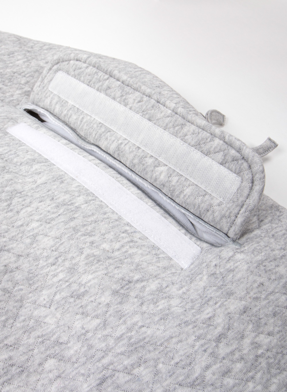 Baby footmuff 3-5 point belt Chevron Light Grey Melange