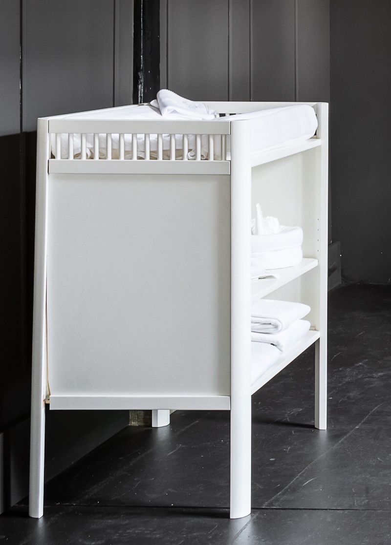 Commodemandje Chevron White