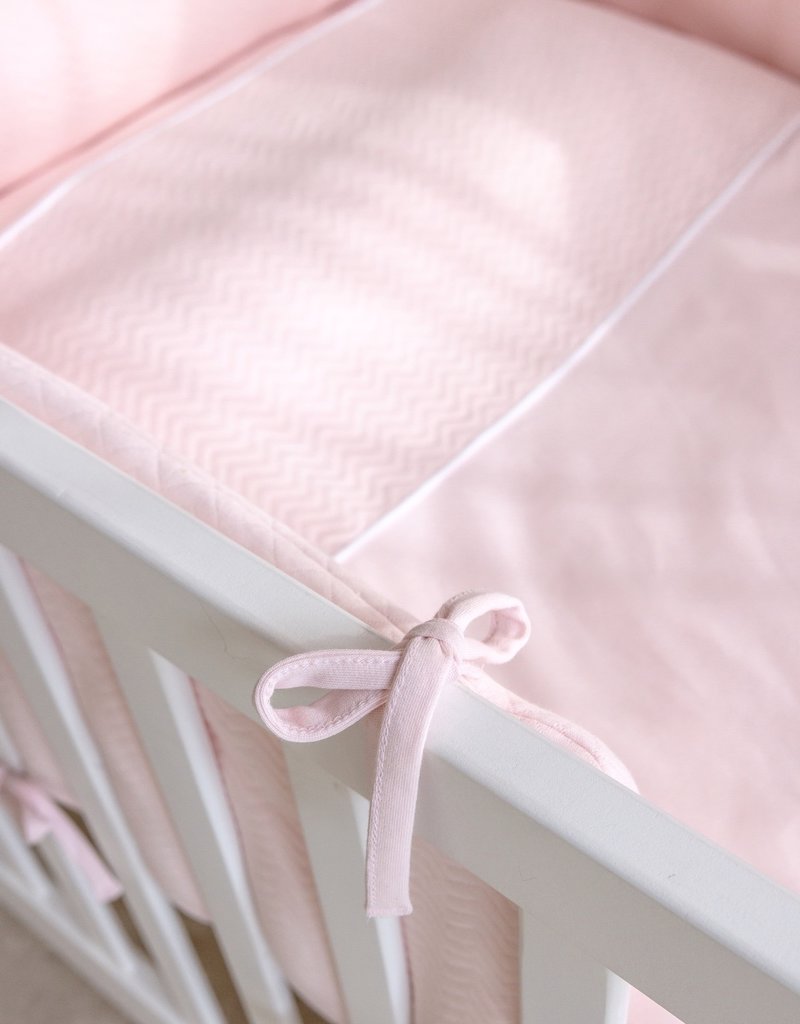 Cot Bumper Chevron Light Pink