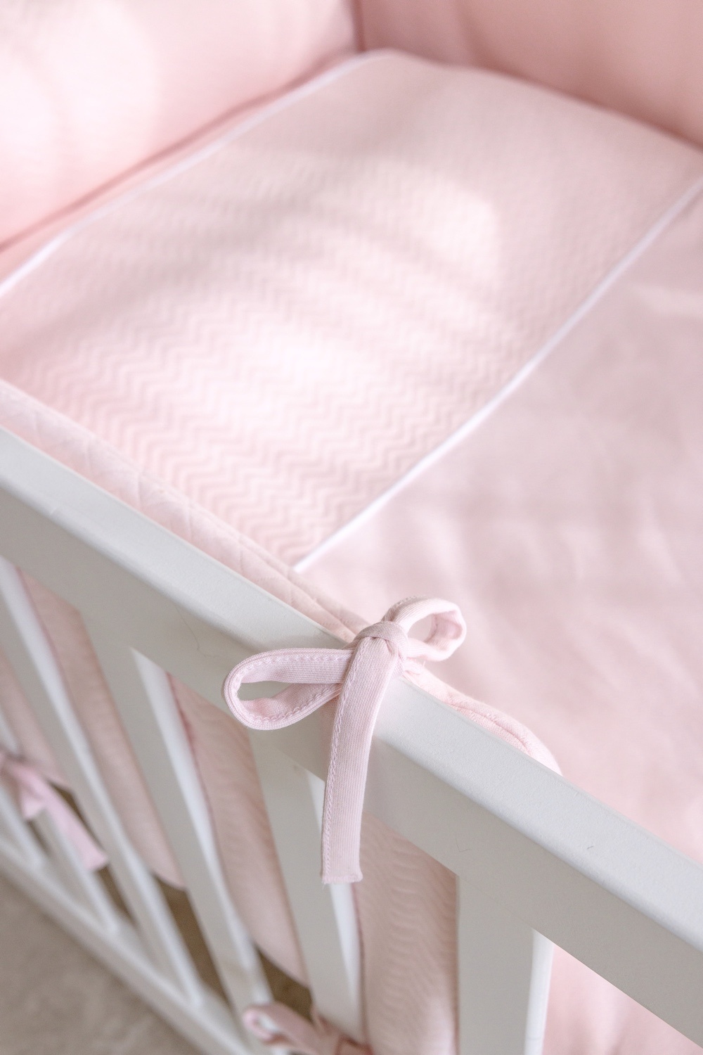 Tour de Lit Chevron Light Pink