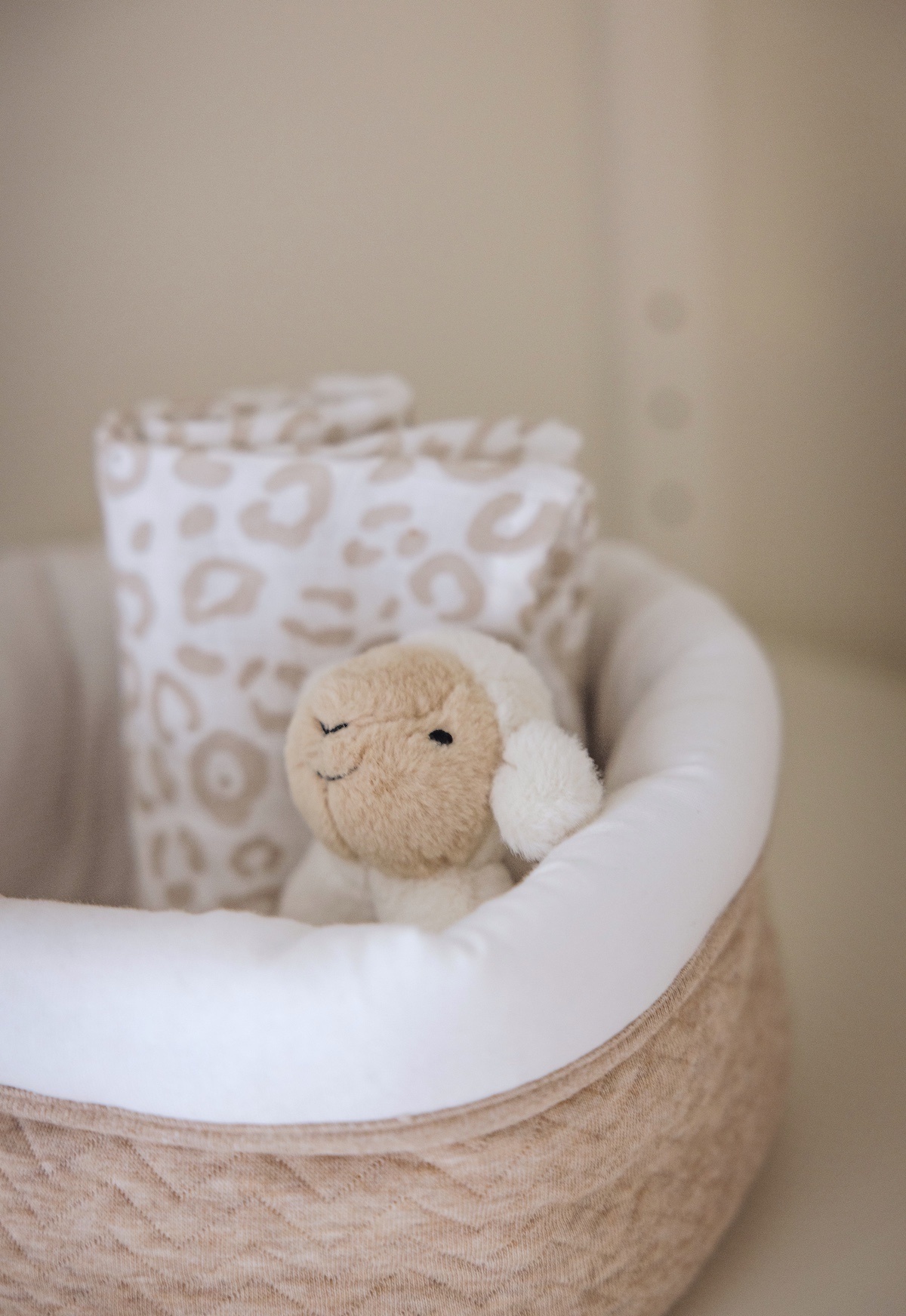 Care basket Chevron Light Camel