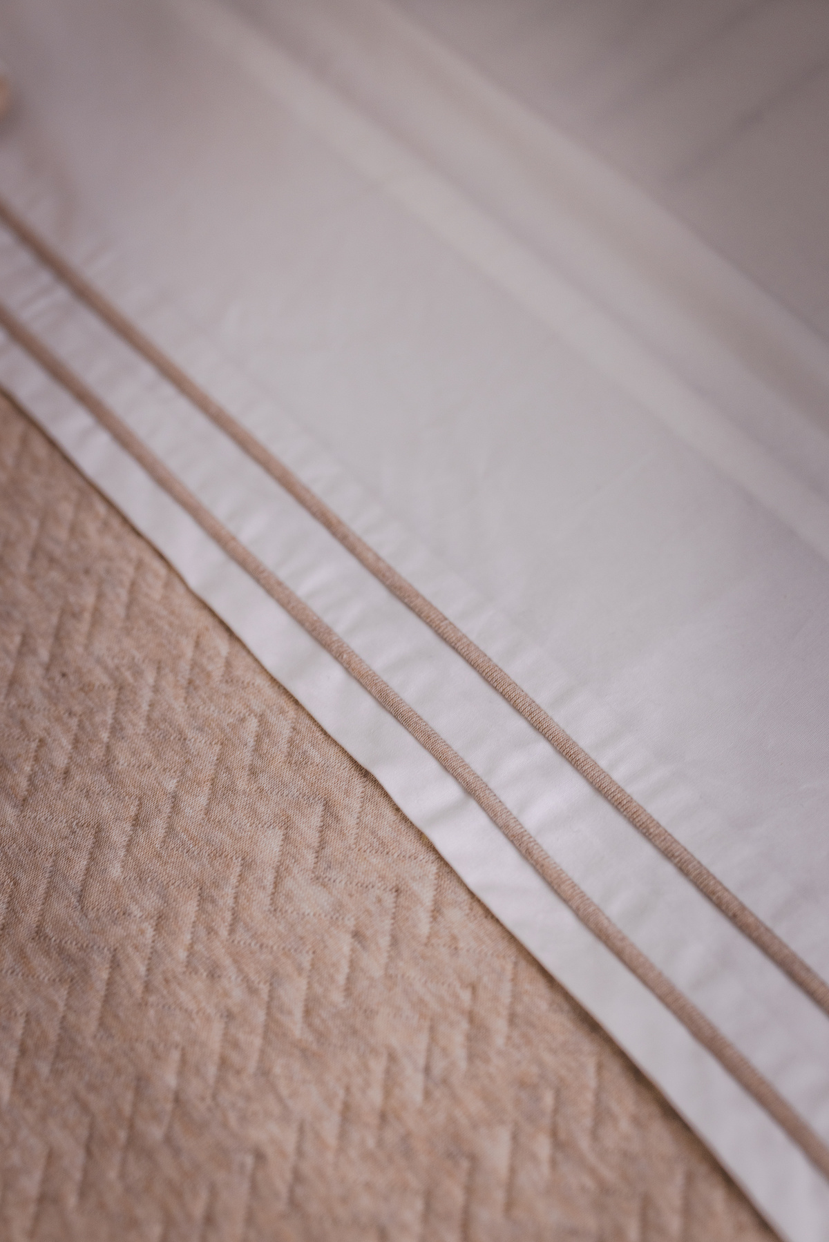 Wieg laken Chevron Light Camel