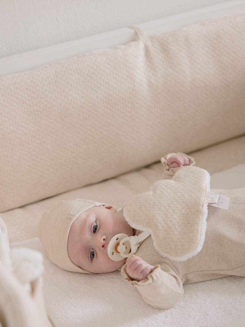 Babymutsje Sand