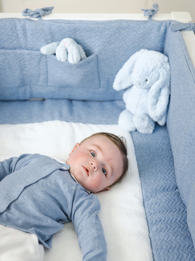 Ensemble bébé 2 pièces chemise bleu jean avec pantalon blanc