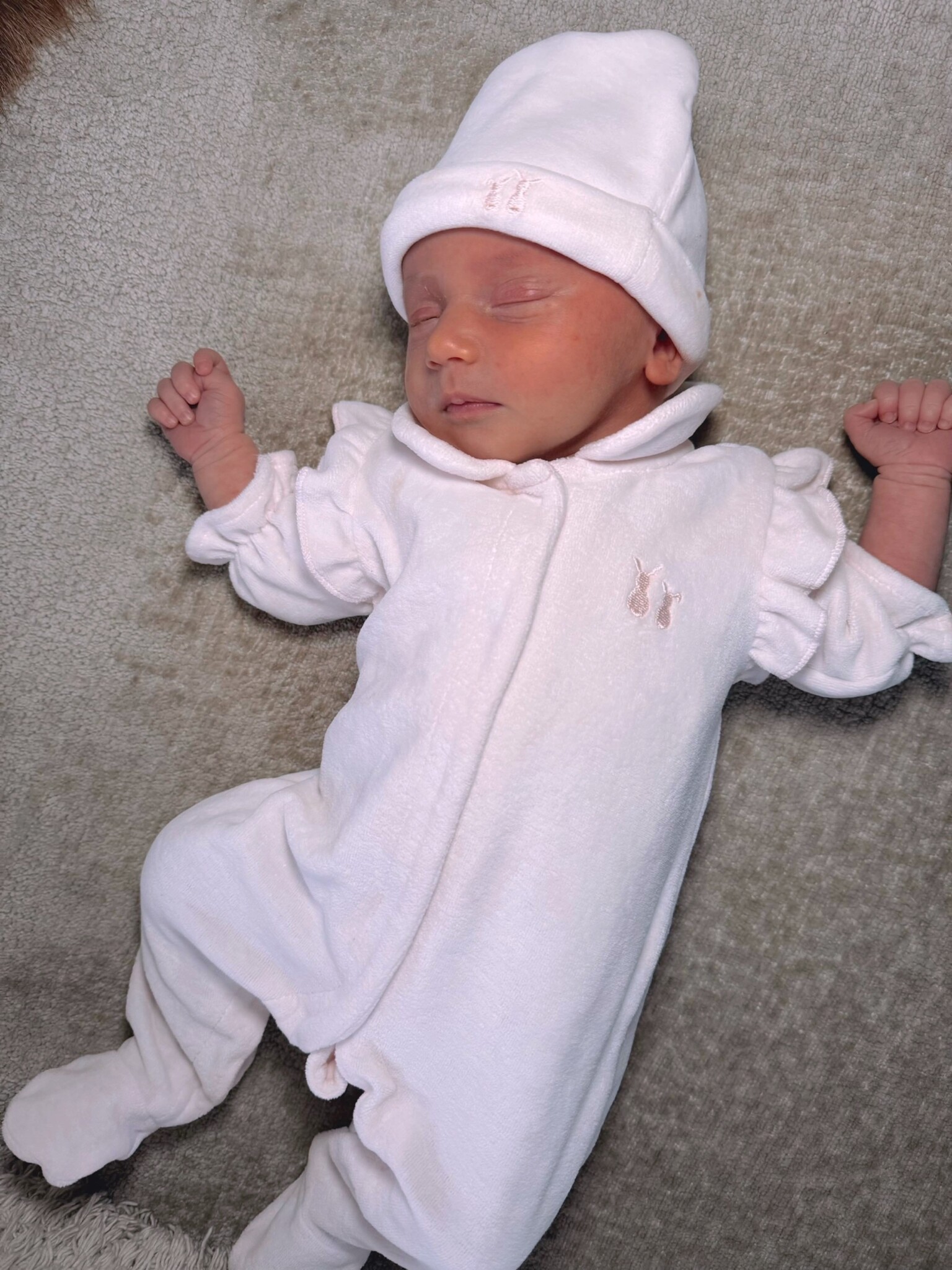 Velours baby mutsje soft pink