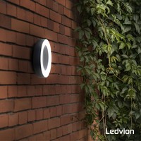 LED Wandlamp Met Sensor Thebe - Zwart Ledvion LED Wandlamp Met Sensor Thebe - Zwart
