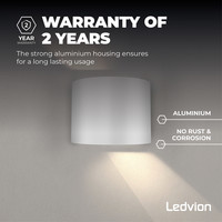 Dimbare LED Wandlamp Buiten Rond Wit - Tweezijdig - 3000K - 7W Ledvion Dimbare LED Wandlamp Buiten Rond Wit - Tweezijdig - 3000K - 7W