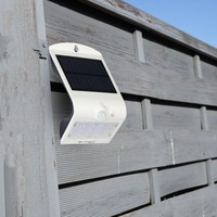 LED Solar Wandlamp - 1.5W - 4000K - IP65 - Met Bewegingssensor Lightexpert LED Solar Wandlamp - 1.5W - 4000K - IP65 - Met Bewegingssensor