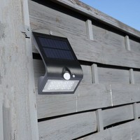 Solar Wandlamp Buiten - Met Sensor - 1,5W - 4000K - IP65 - Zwart Lightexpert Solar Wandlamp Buiten - Met Sensor - 1,5W - 4000K - IP65 - Zwart