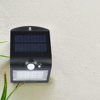 Solar Wandlamp Buiten - Met Sensor - 1,5W - 4000K - IP65 - Zwart Lightexpert Solar Wandlamp Buiten - Met Sensor - 1,5W - 4000K - IP65 - Zwart