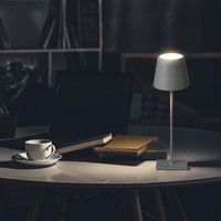 Oplaadbare Tafellamp - 3W - 3000K - Dimbaar via touch Lightexpert Oplaadbare Tafellamp - 3W - 3000K - Dimbaar via touch