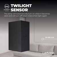 Ledvion Dimbare Wandlamp Buiten met Schemeringssensor - Tweezijdig - 5W - 2700K - IP54 - Zwart