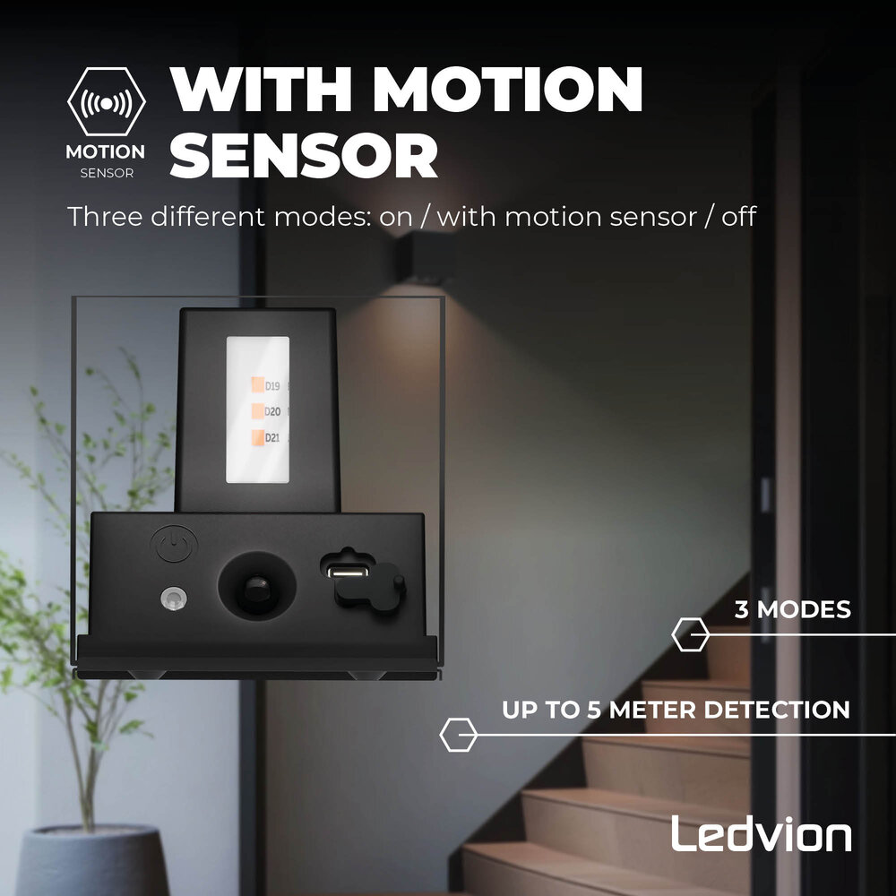 Ledvion 4x USB-C Oplaadbare Wandlamp - 2W - 150 Lumen - 2700K - IP44 - Draadloos - 1300 mAh Accu - Aluminium - Zwart