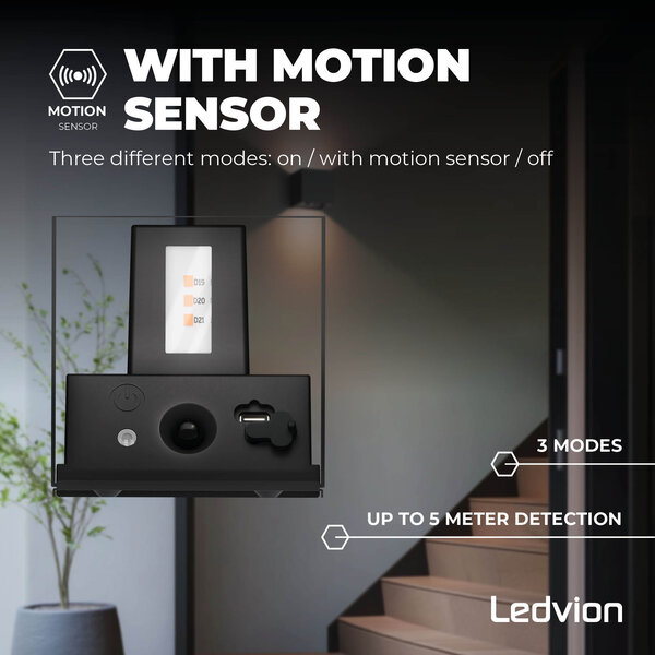 Ledvion 4x USB-C Oplaadbare Wandlamp - 2W - 150 Lumen - 2700K - IP44 - Draadloos - 1300 mAh Accu - Aluminium - Zwart