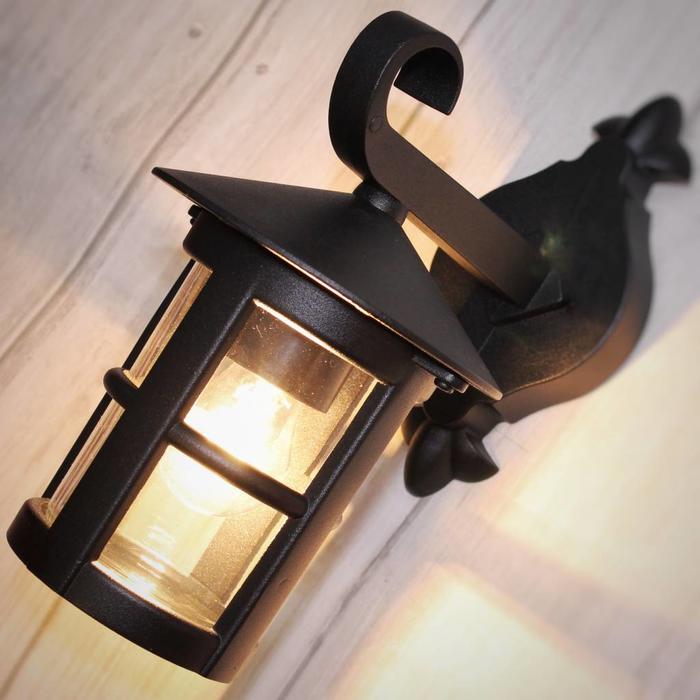 Classic Outdoor Wall Light - Black