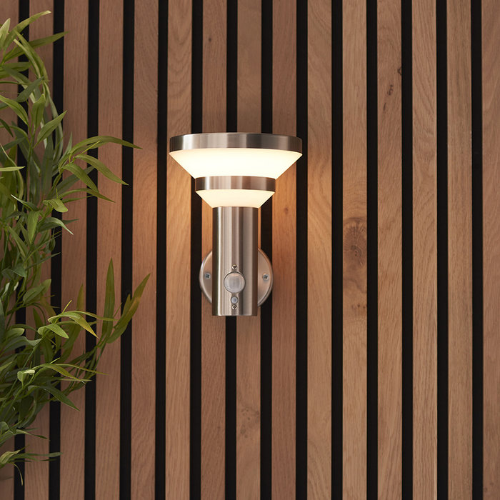 Halton - Solar-Powered Outdoor Wall Light with Motion Sensor