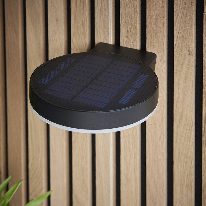 Ebro - Modern Outdoor Solar-Powered Wall Light