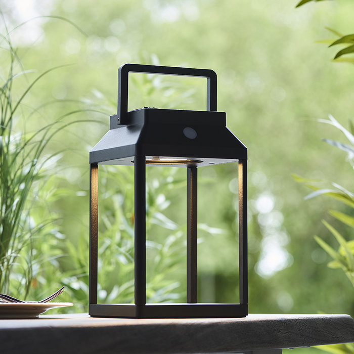 Linterna - Solar Powered Outdoor Table Lamp