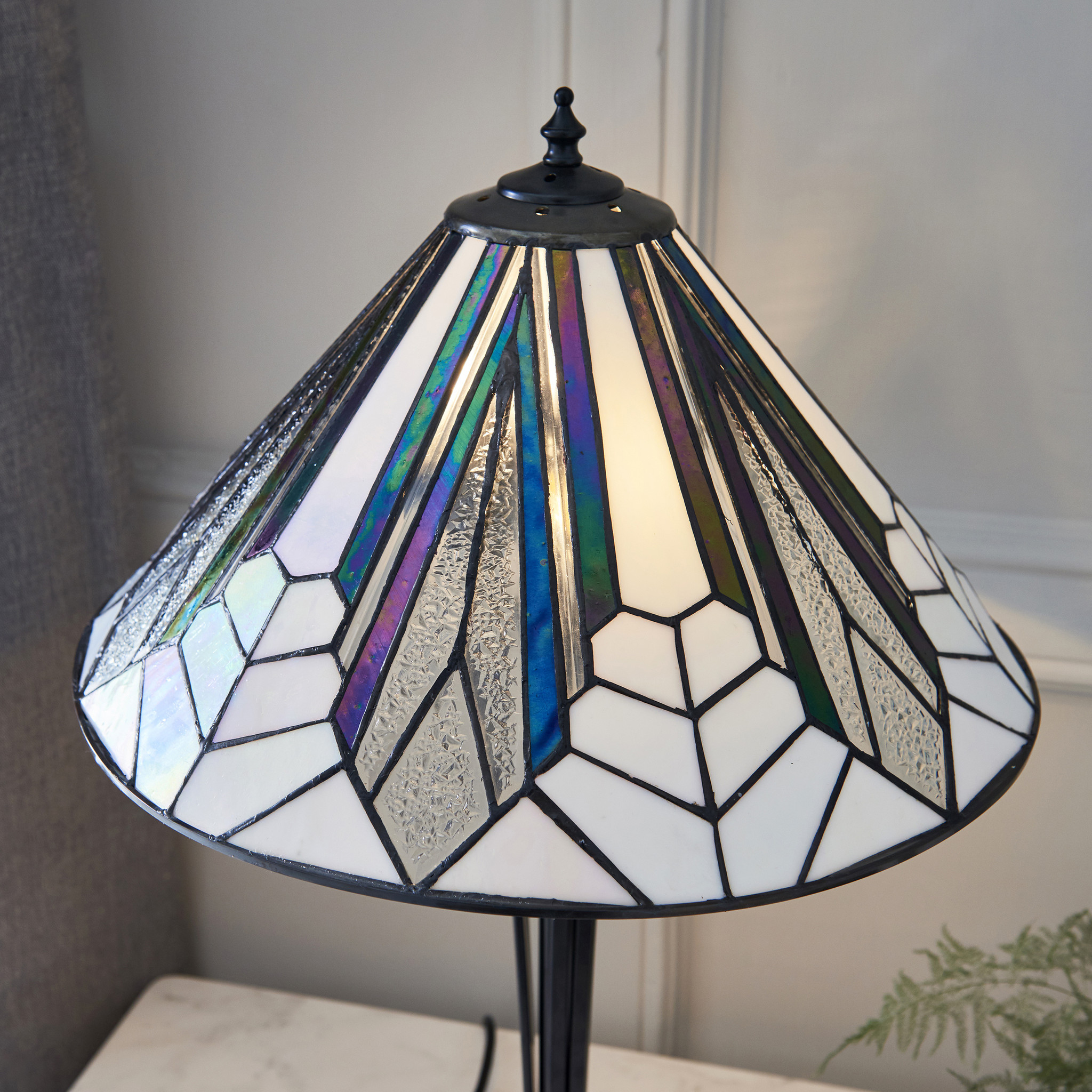 Astoria - Medium Tiffany Table Lamp - Lightbox