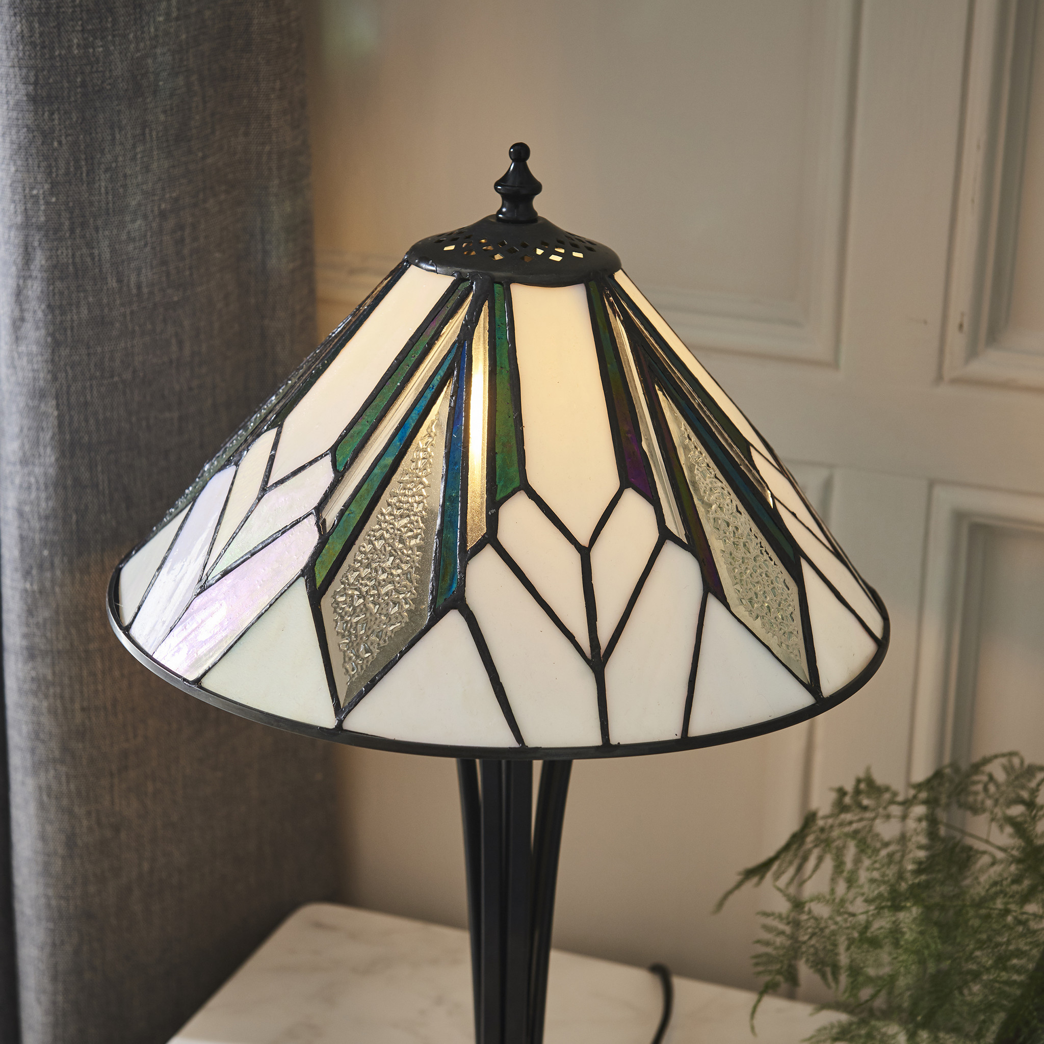 Small tiffany desk lamp deals