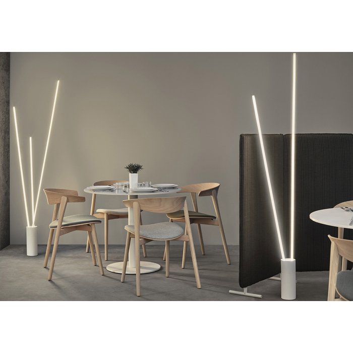 Patayo - 3 Light LED Floor Lamp in Black