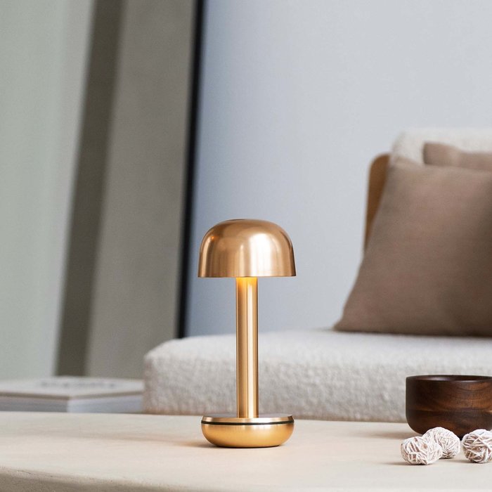 Noble Two Battery-Operated Table Lamp - Gold