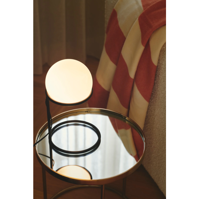 Orbita - Black Globe Table Lamp