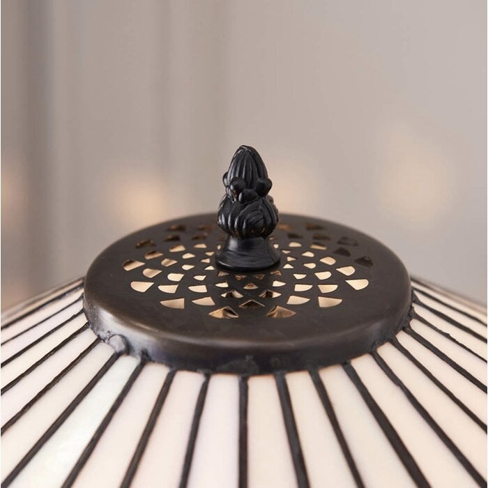 Fargo - Medium Tiffany Table Lamp