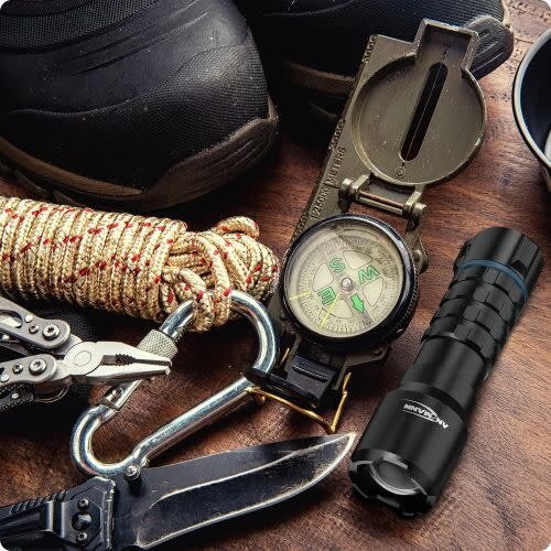 Oplaadbare LED-zaklamp voor overleving TS1000RF Oplaadbare LED-zaklamp voor overleving TS1000RF