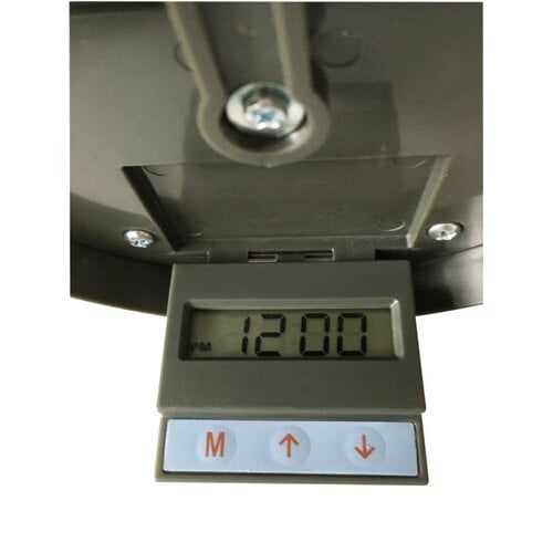 Berger & Schroter Voederautomaat, aangestuurd via digitale klok.