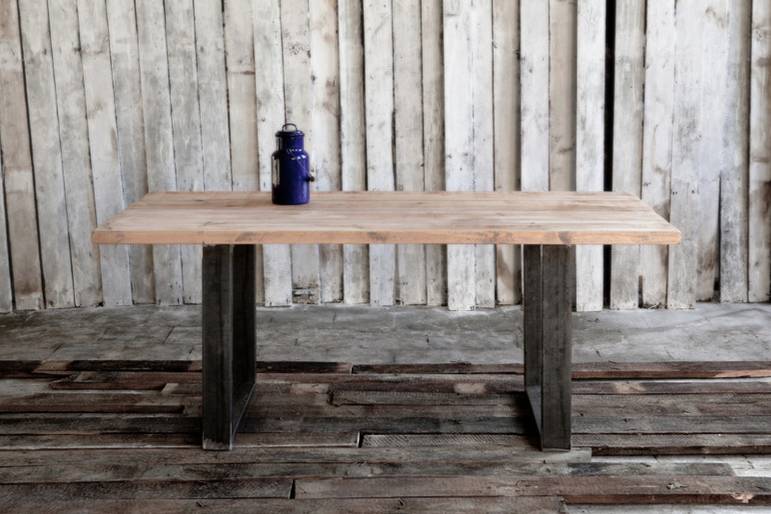 Esstisch aus Bauholz & Eisen Hacer 200x100cm - FraaiBerlin