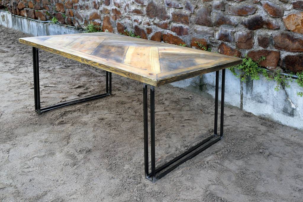 Esstisch aus Bauholz & Eisen Yael 200x100 cm - FraaiBerlin