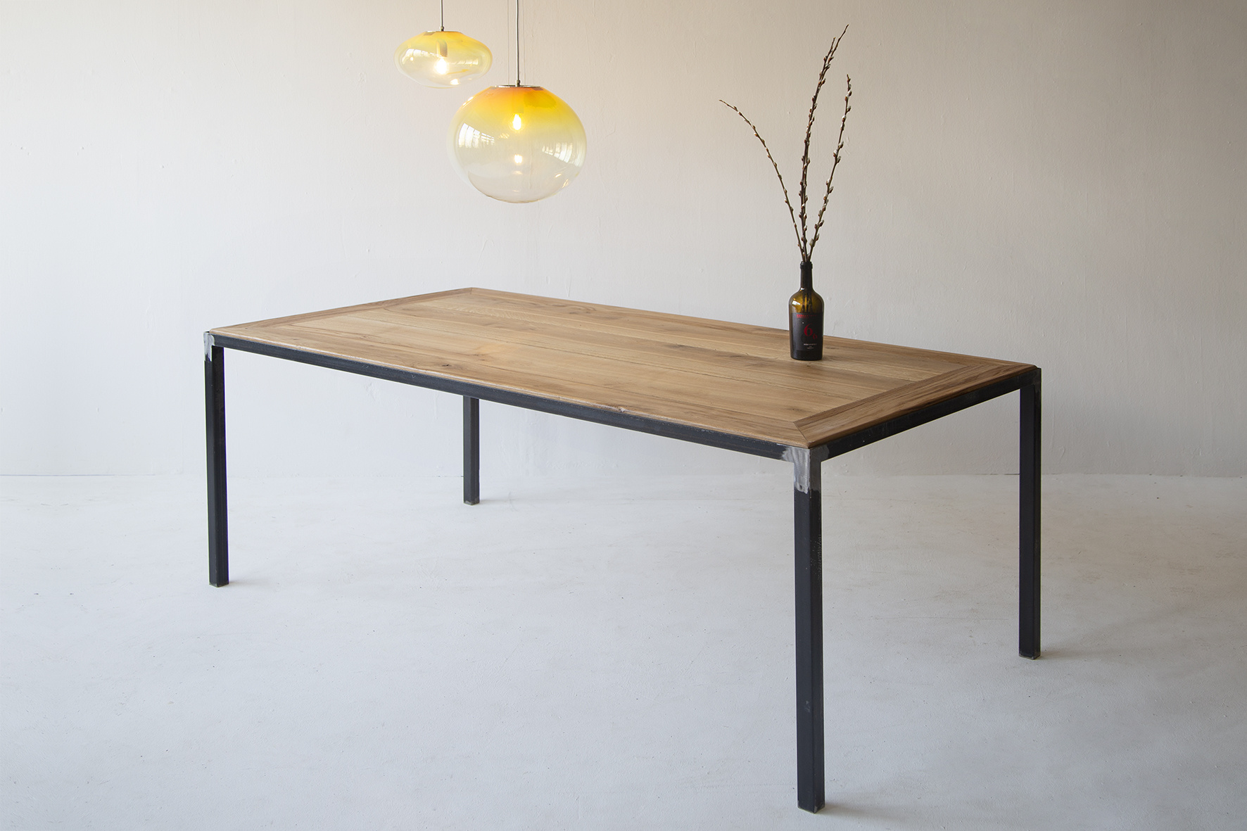 Esstisch Aus Altholz Eiche Eisen Jasmijn Maaike Fraaiberlin