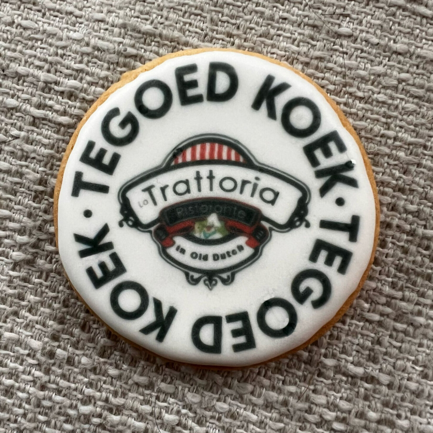Tegoed koek met eigen logo of afbeelding