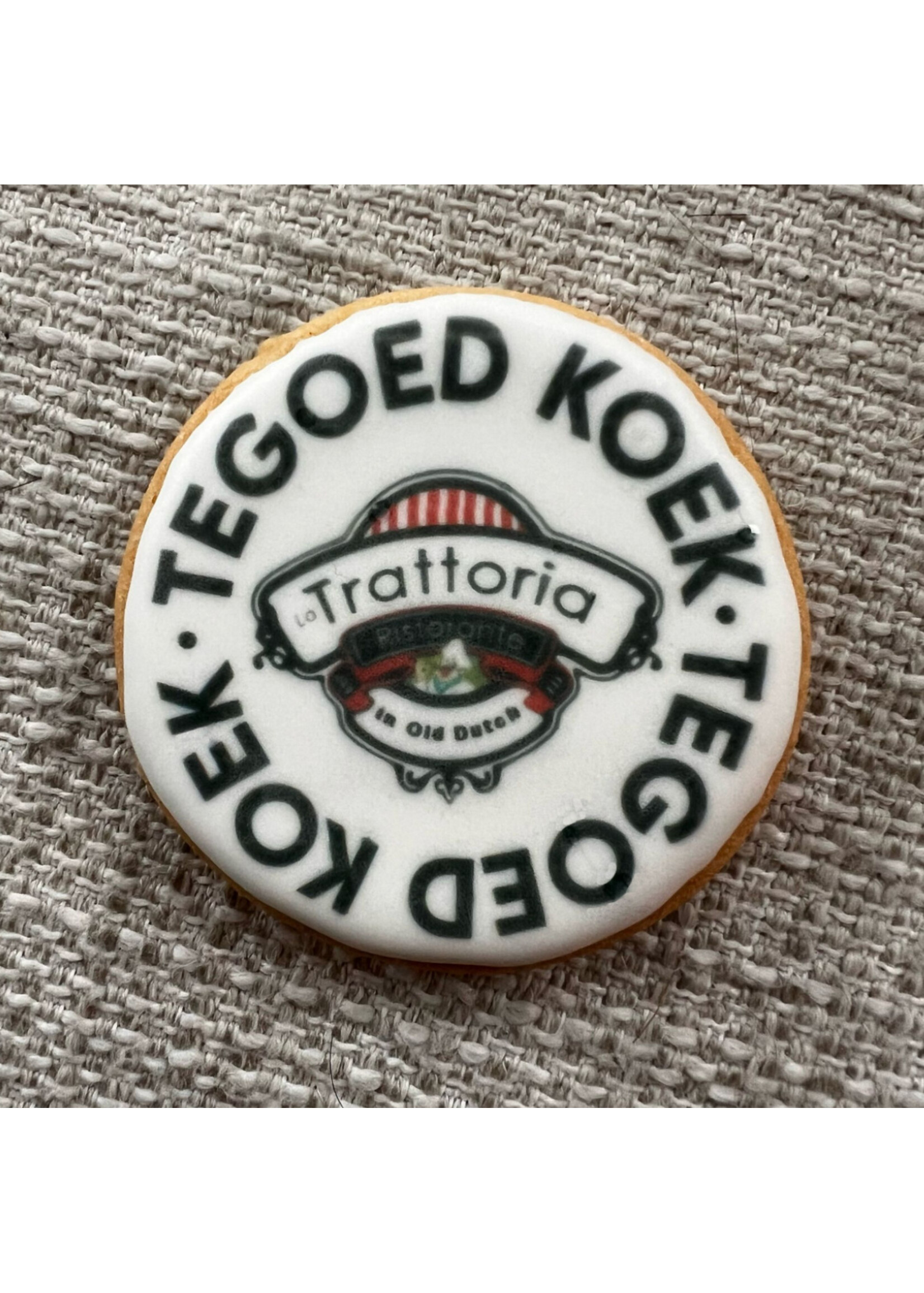 Tegoed koek met eigen logo of afbeelding