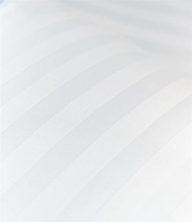 Beddinghouse Effen Dekbedovertrek Shine Wit met Hotel Streep 140 x 200/220