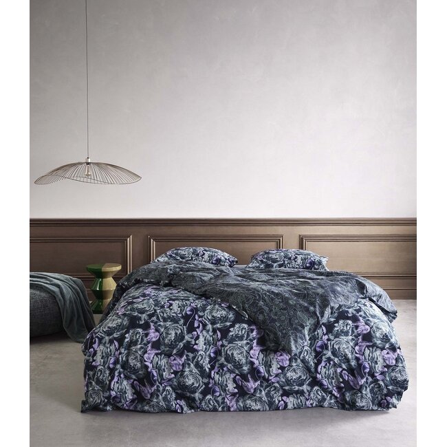 Bernice Darkest, blauw